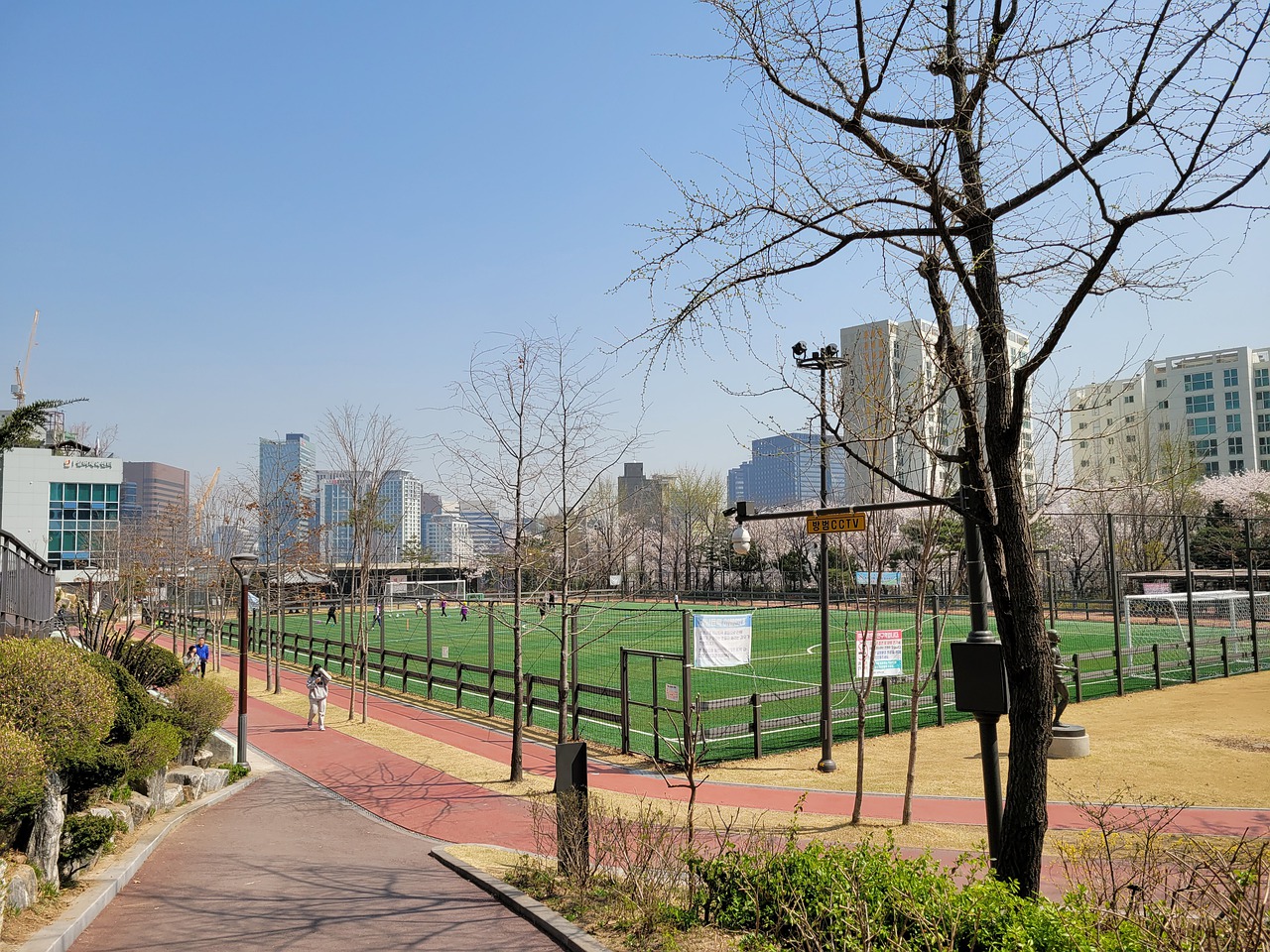 通过对极地