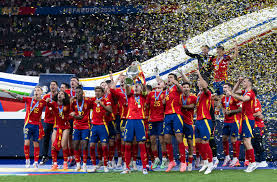 早年曾因婚 早年曾因婚